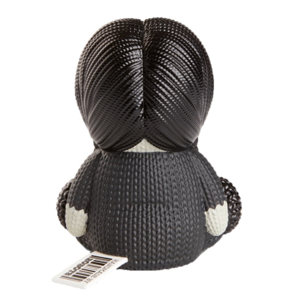 figura-knit-series-la-familia-addams-miercoles-addams (2)