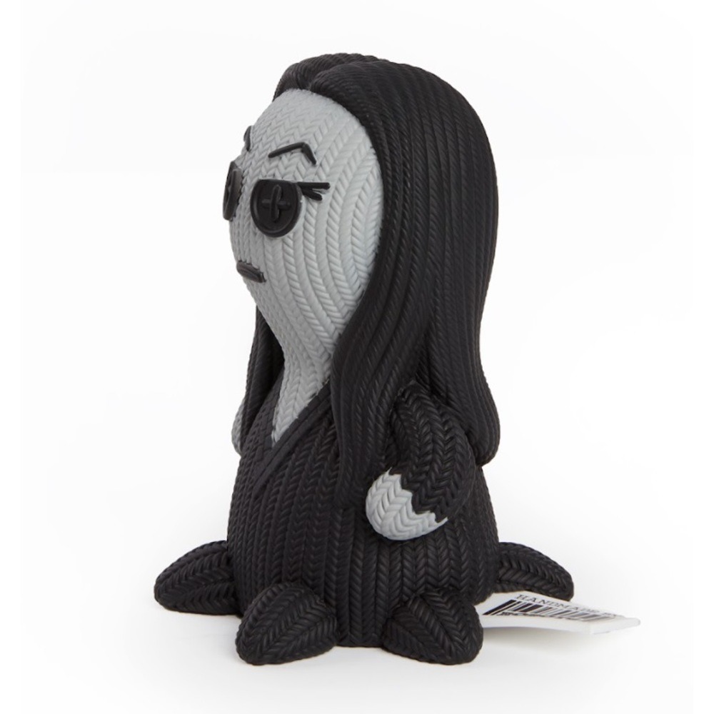figura-knit-series-la-familia-addams-morticia-addams (1)