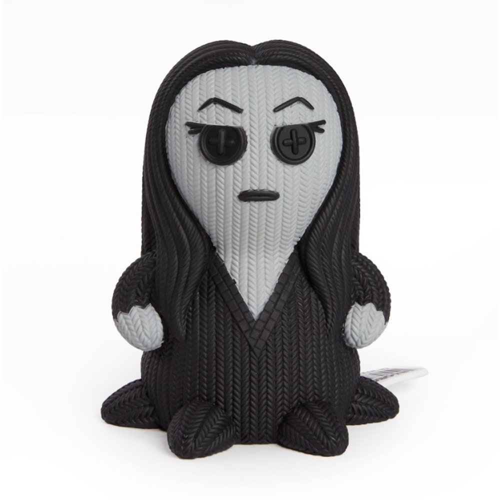 figura-knit-series-la-familia-addams-morticia-addams