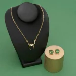 Pendientes y colgante de Loki y Sylvie Marvel