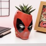Bote para Bolígrafo o planta Deadpool 13cm