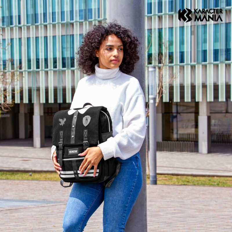 Mochila Varsity Miercoles 40cm